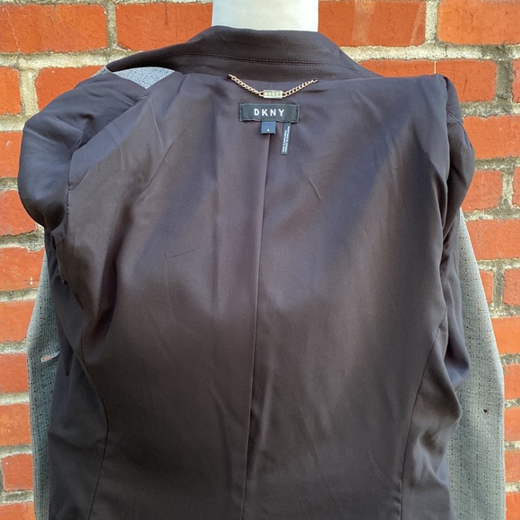 ❌SOLD❌ ✨NWT DKNY BEAUTIFUL DECAY 1 Button Blazer w/Pockets. Versatile. Size 6. - Picture 10 of 11